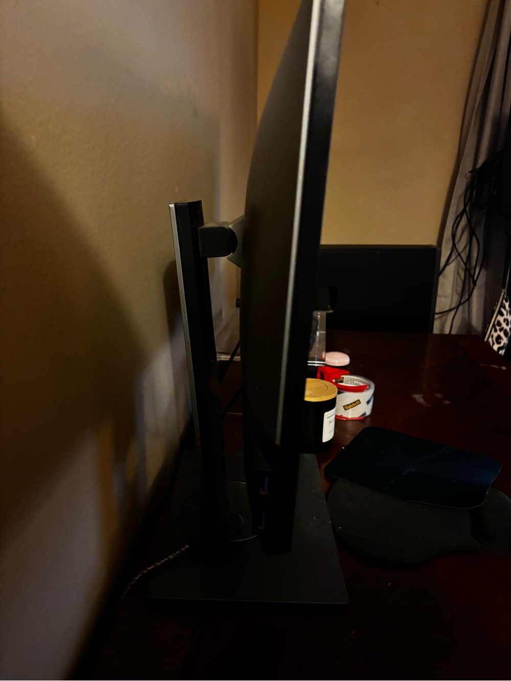 Dell Monitor - Picture 3 of 5